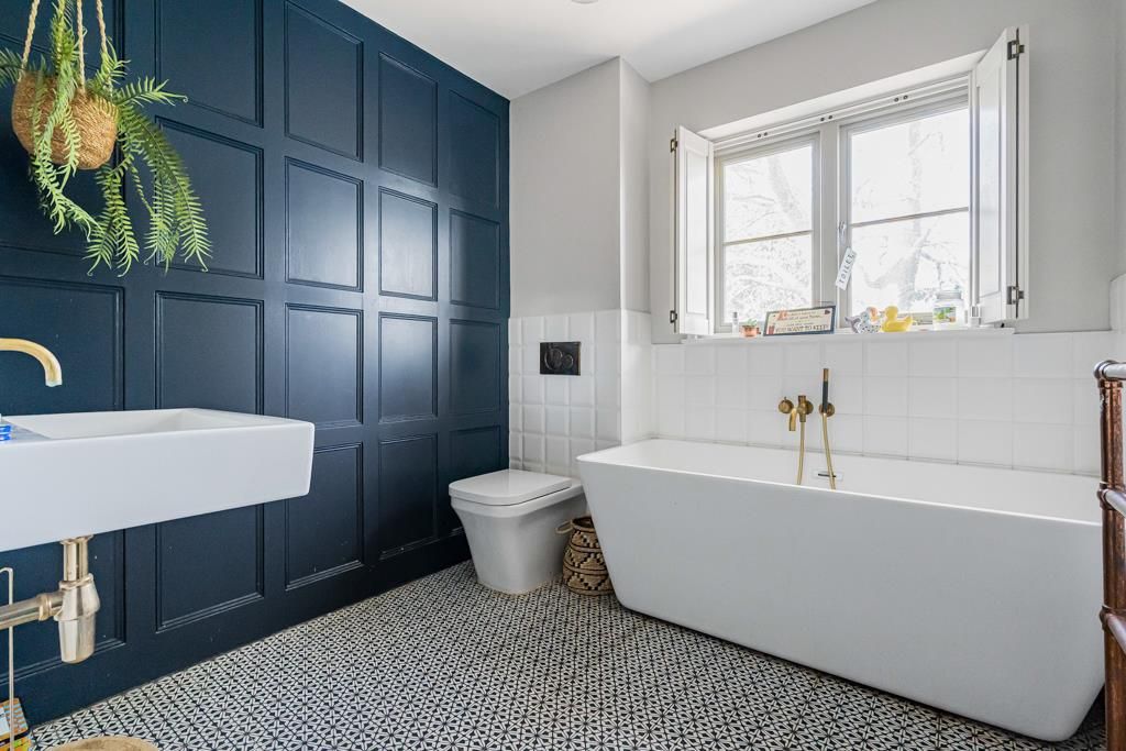 Additional image 34 of 6 bed property for saleHollydell, Hertford SG13