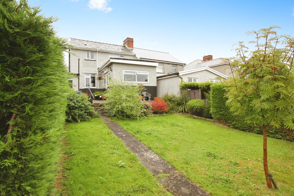 Property photo 2 of 20