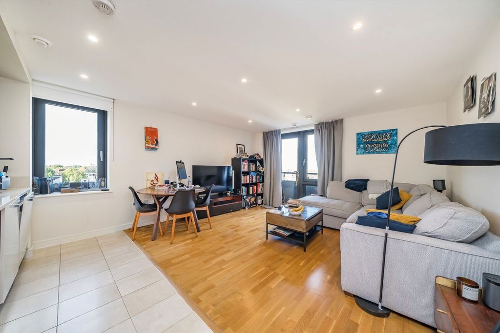 Property photo 2 of 7