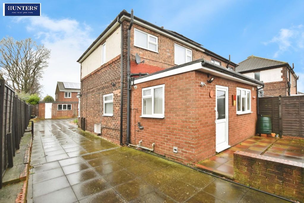 Property photo 3 of 19 Side