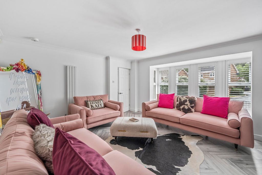 Additional image 4 of 6 bed detached house for saleRoyal Oak Drive, Crowthorne, Berkshire RG45
