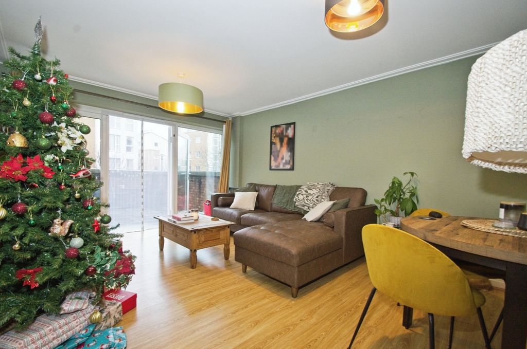 Property photo 3 of 17 Living/Dining Area
