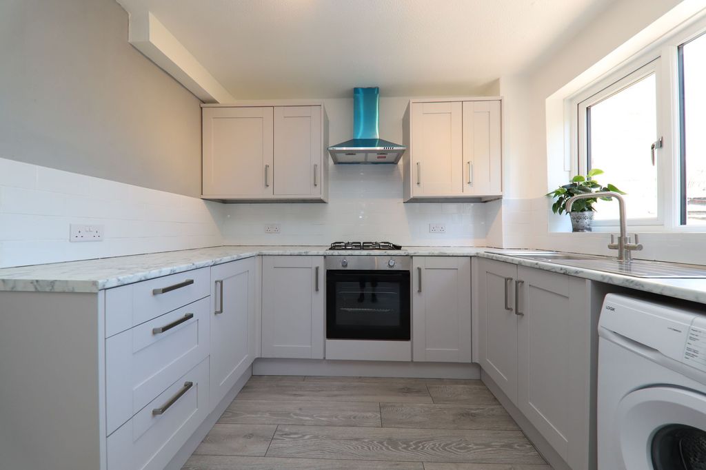 Property photo 3 of 15 Kitchen