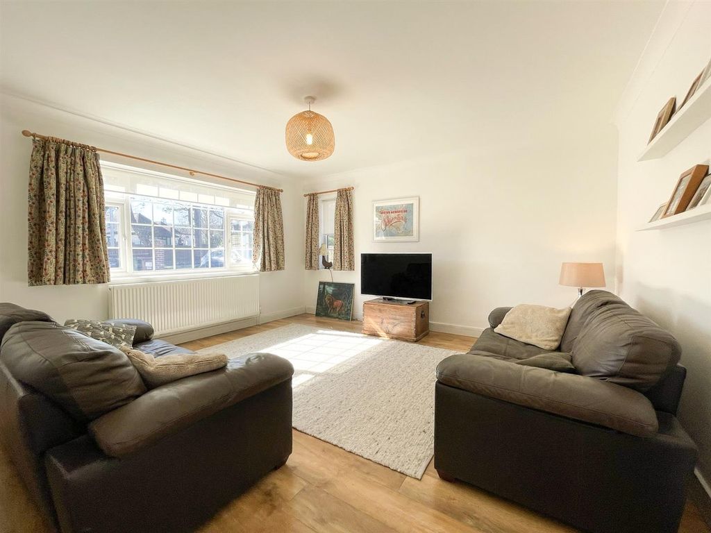Property photo 3 of 23