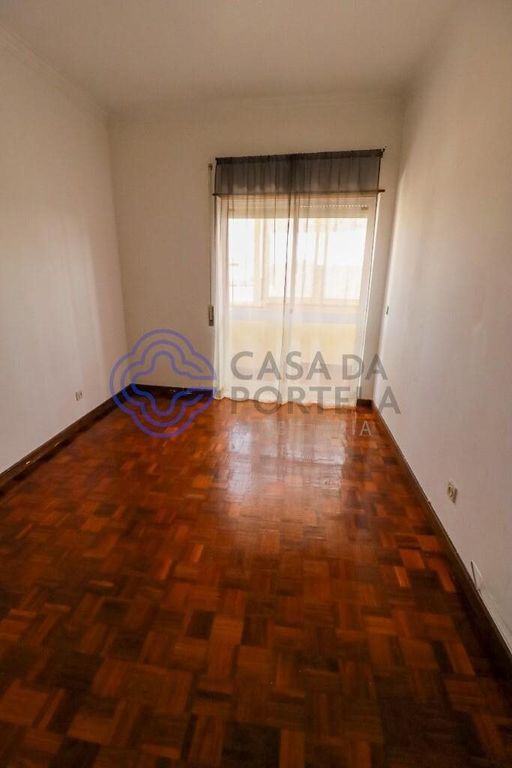 Property photo 2 of 38
