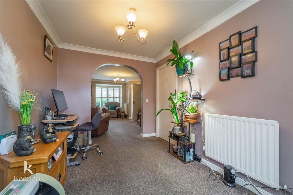 Property photo 3 of 44