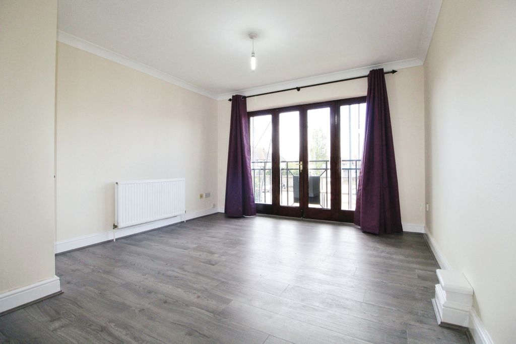 Property photo 3 of 14 0001A8Ff-Img 9385
