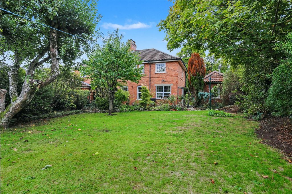 Property photo 2 of 15