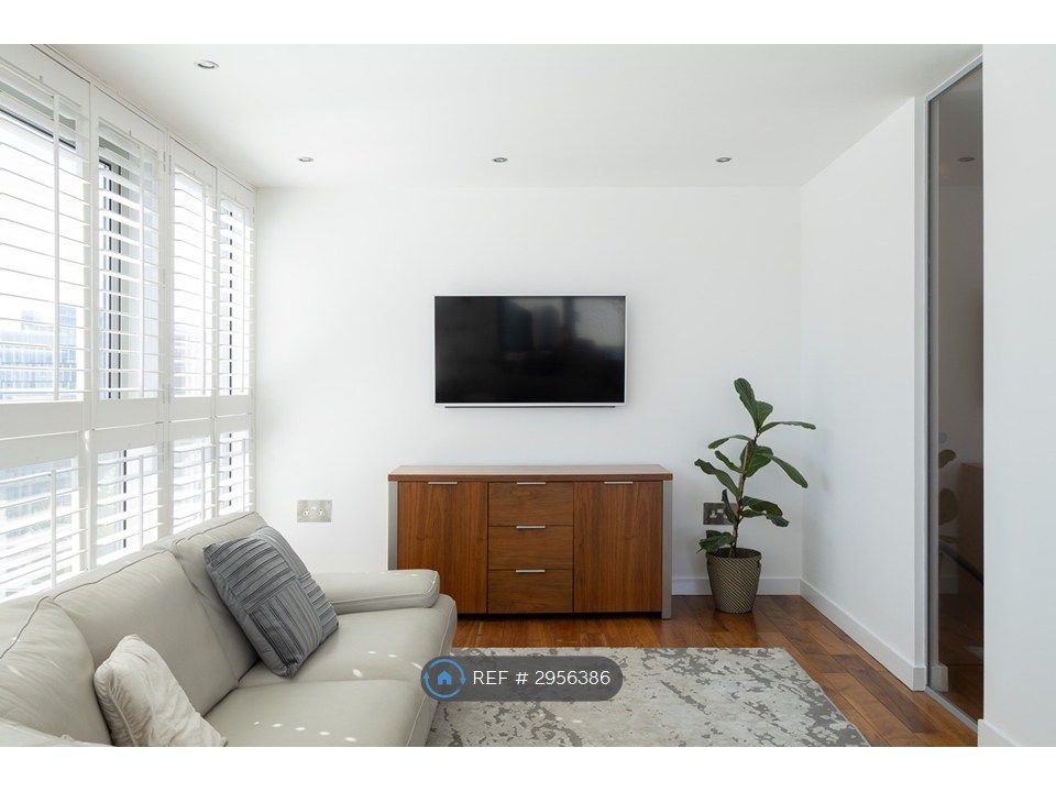 Property photo 2 of 28