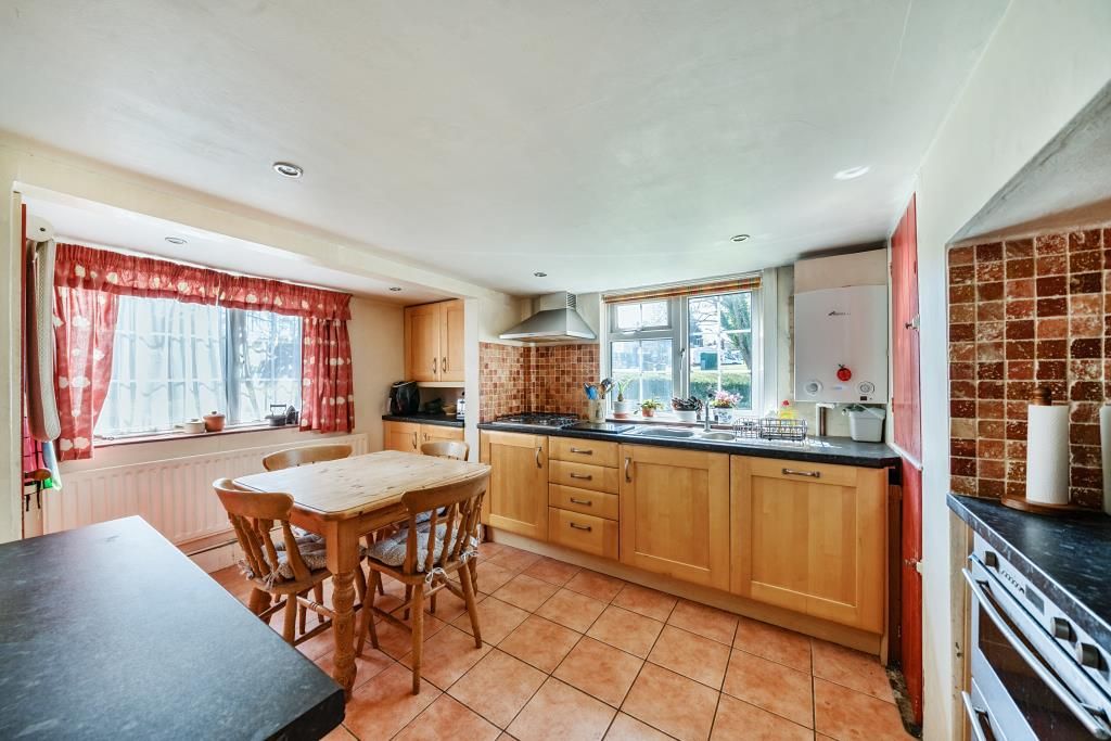 Property photo 2 of 18 Kitchen