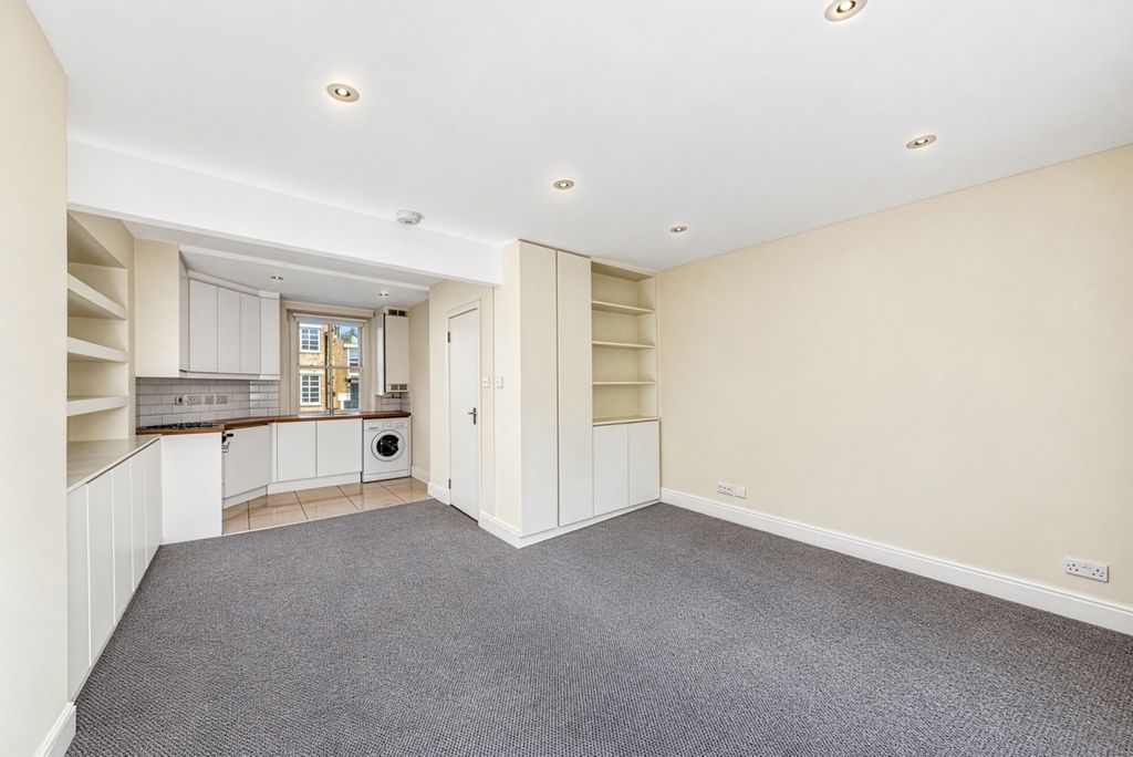 Property photo 1 of 9 Charlotte Place