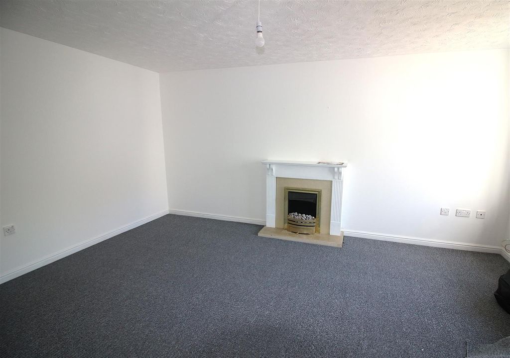 Property photo 2 of 7 Lounge