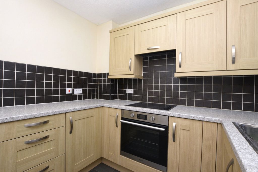 Property photo 2 of 11 Picture No. 23