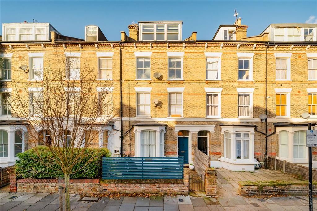 Property photo 1 of 8