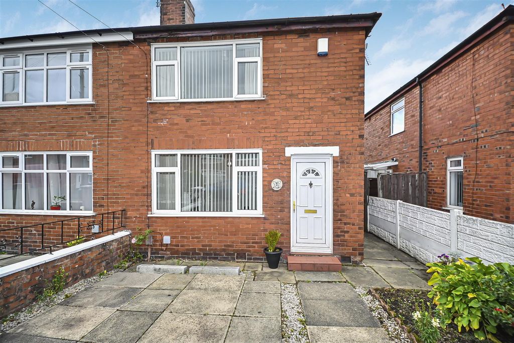 Property photo 1 of 26 18 Eva Street External (3).Jpg