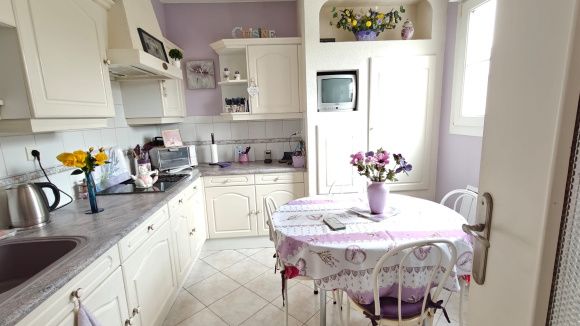 Property photo 2 of 32