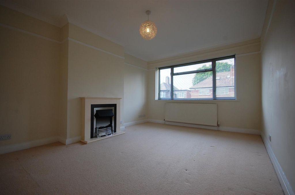 Property photo 2 of 8 Lounge.Jpg