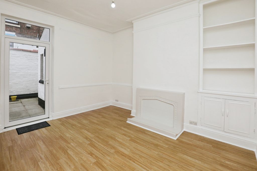 Property photo 3 of 14 Dining Room