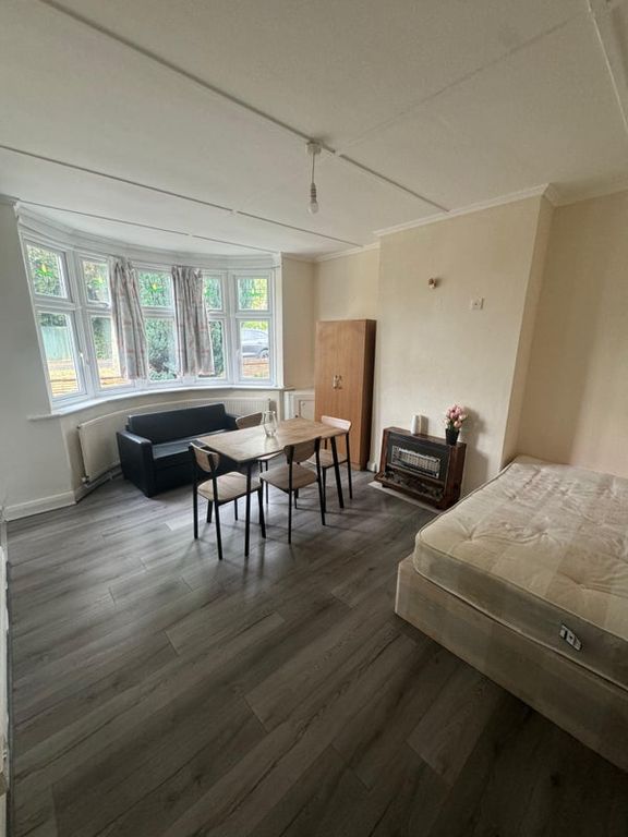 Property photo 1 of 4