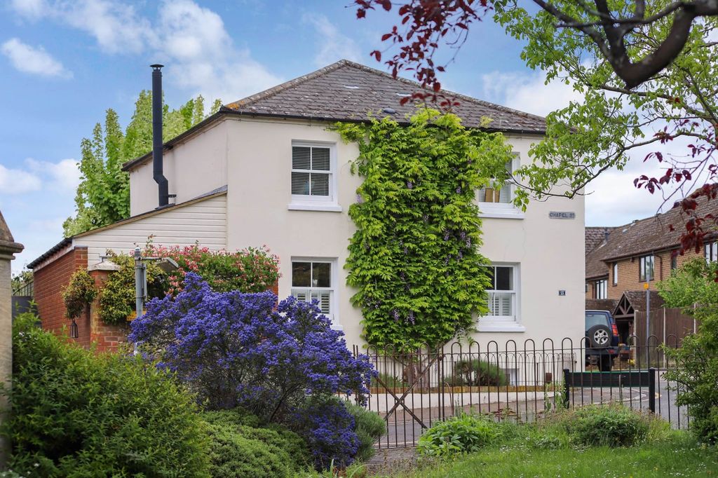Property photo 2 of 39