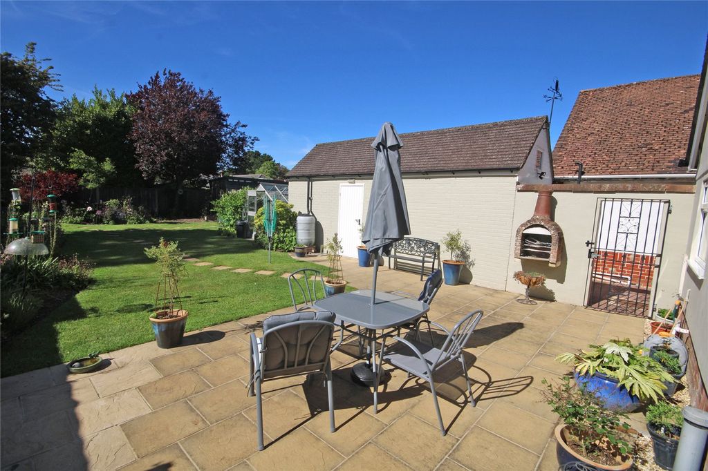 Property photo 2 of 14 Picture No. 12