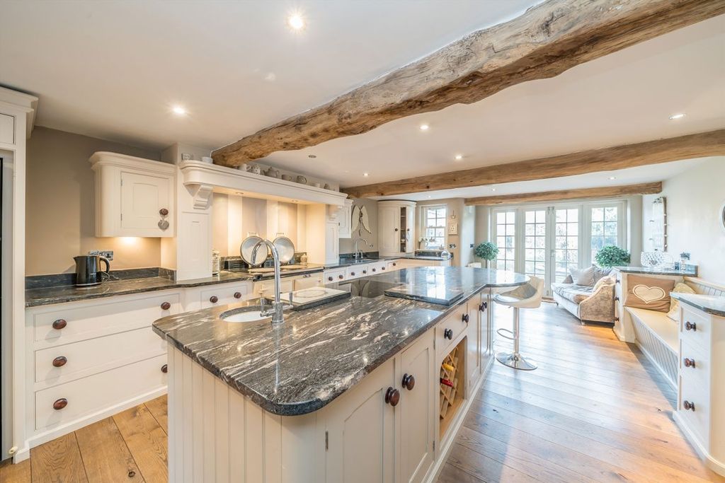 Property photo 3 of 10