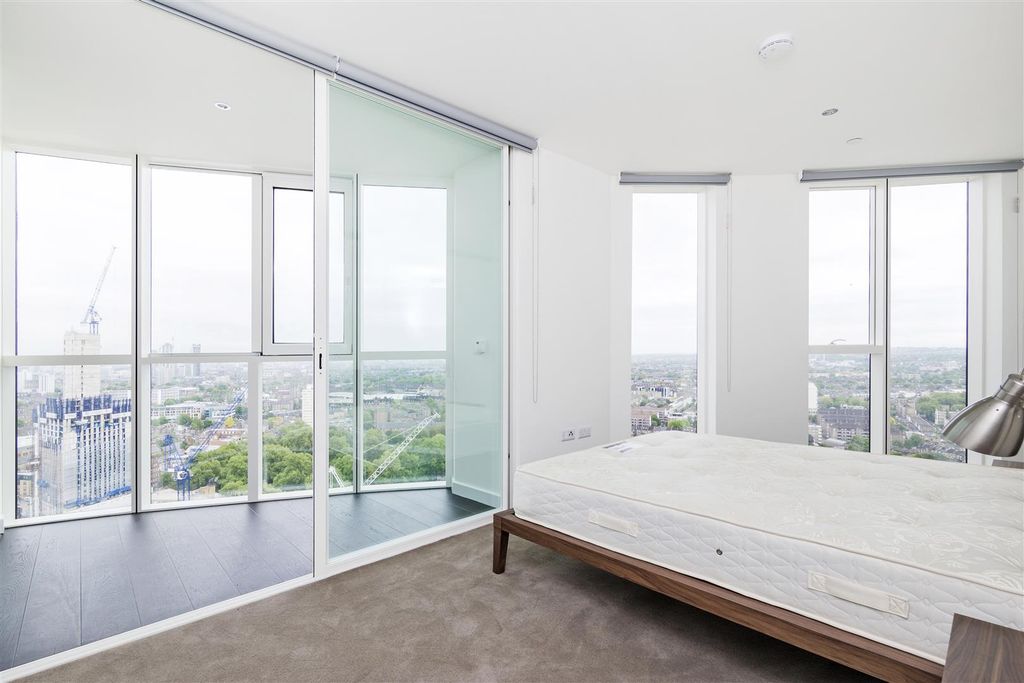 Property photo 3 of 17 Bedroom.Jpg