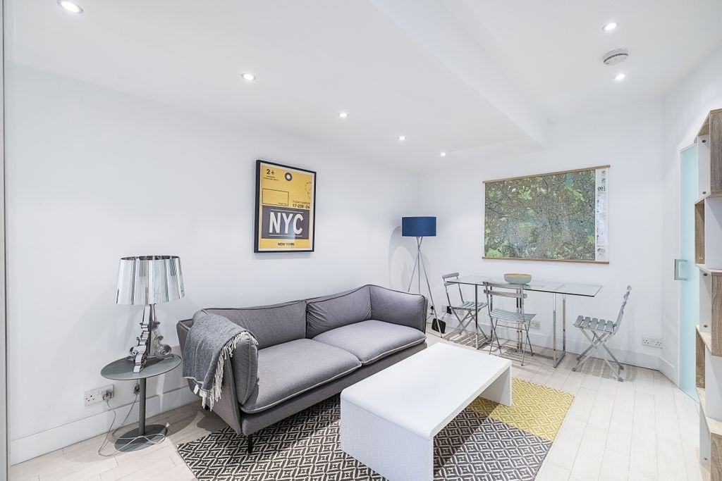 Property photo 1 of 13 Reception