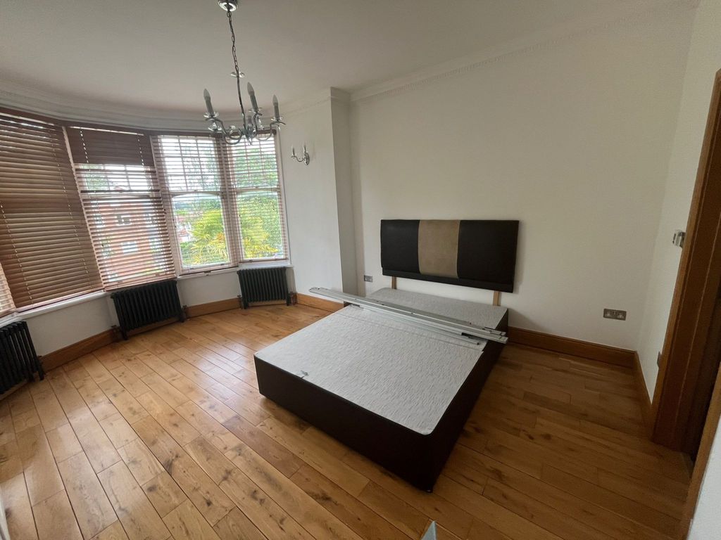 Property photo 3 of 7 Gallery