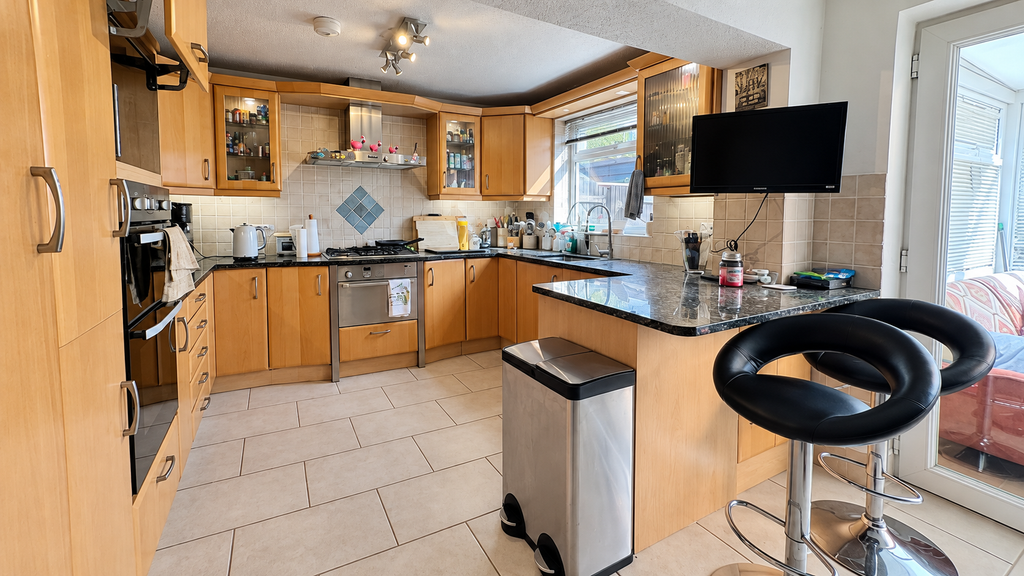 Property photo 2 of 19 Kitchen