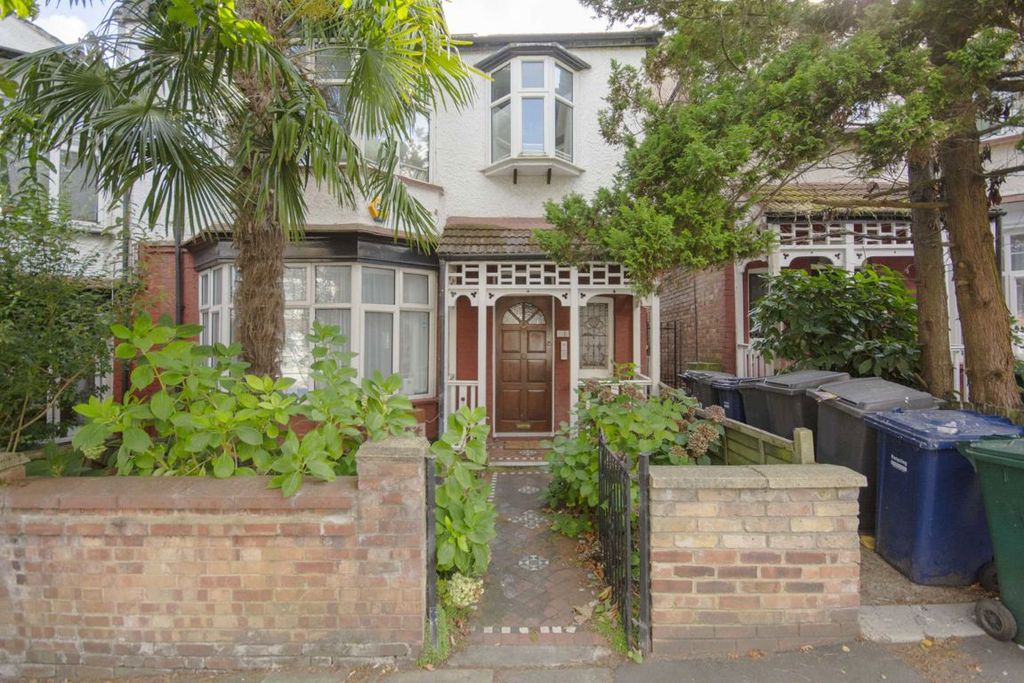 Property photo 1 of 4