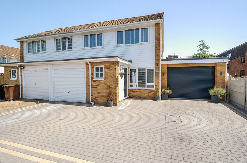 Property photo 1 of 12 1480466-24-6A3A95...