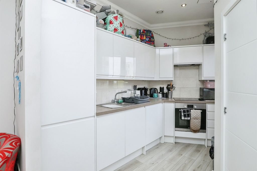 Property photo 3 of 15 Image