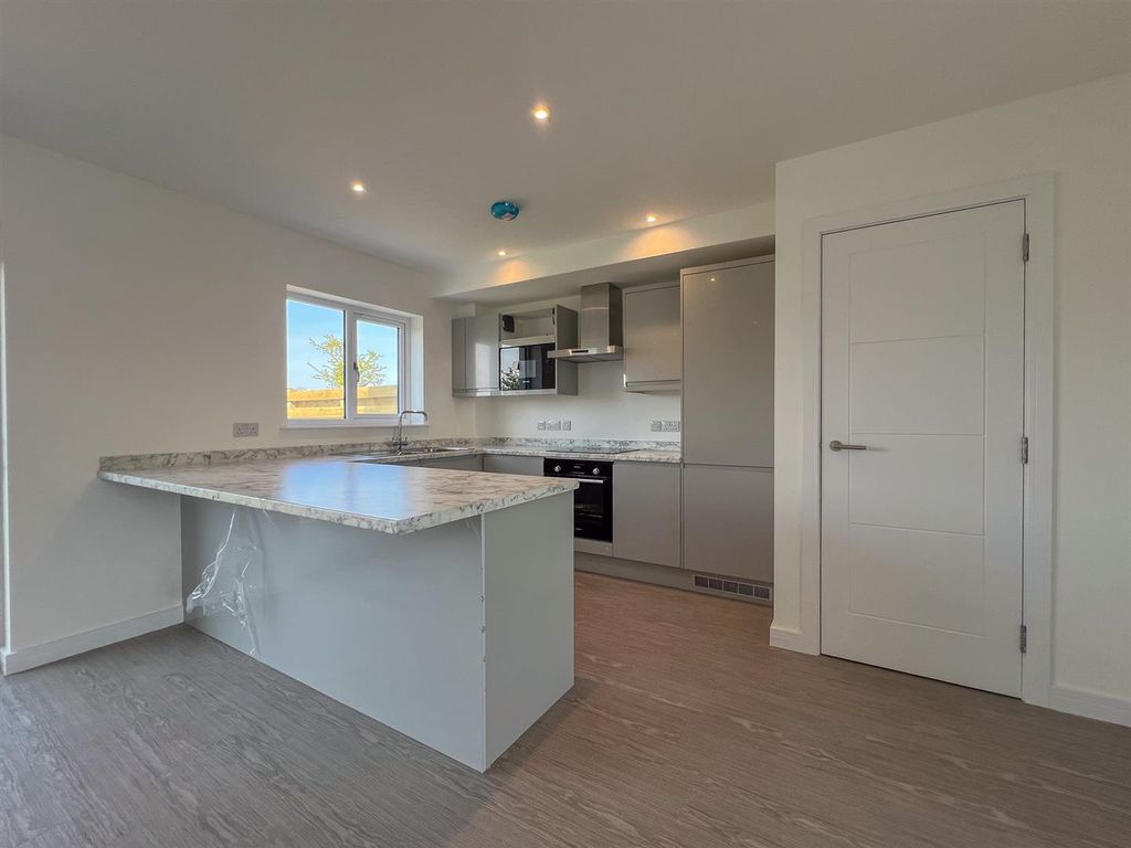 Property photo 3 of 17 2 Oatlands Development-16.Jpg