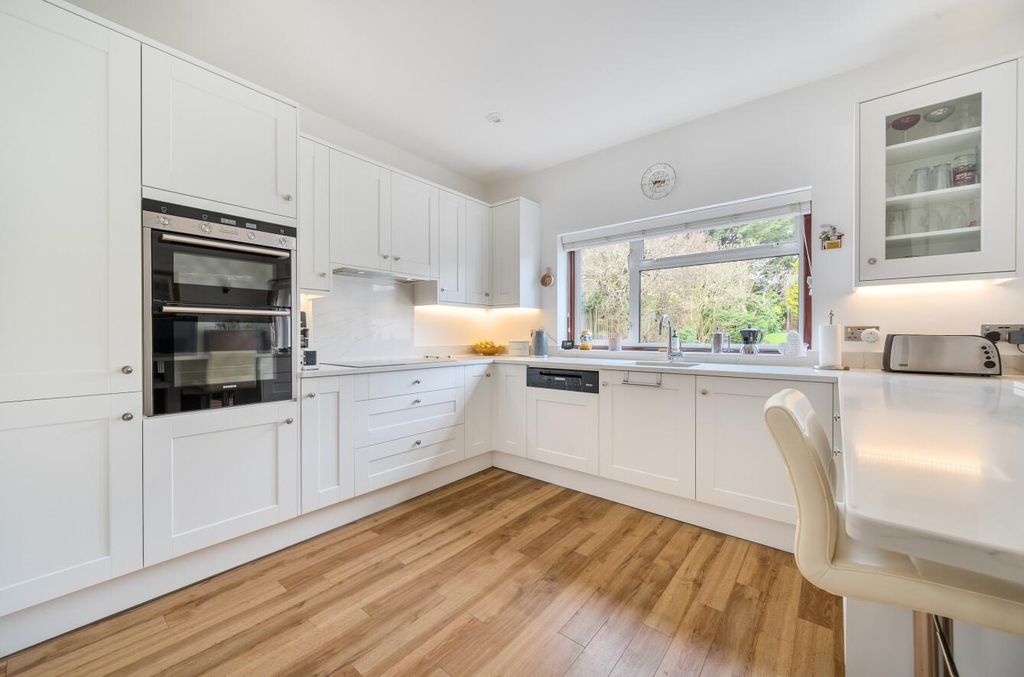 Property photo 2 of 20 1430556-8-69B28133E938B.Jpg