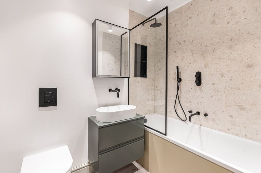 Property photo 3 of 4