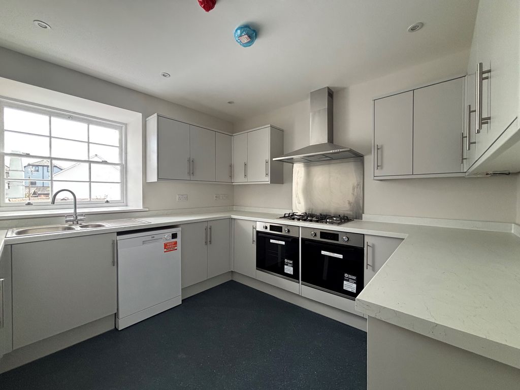 Property photo 1 of 3