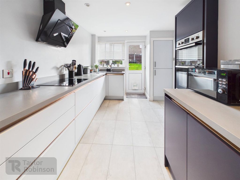 Property photo 2 of 12 Kitchen.Jpg
