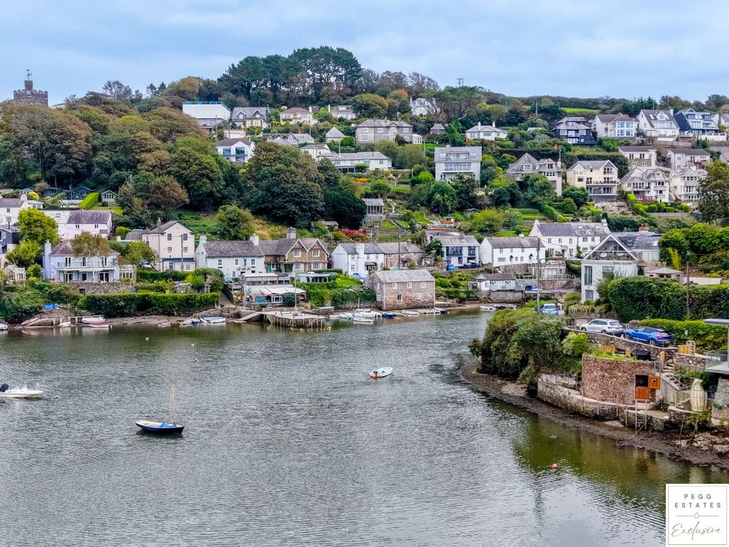 Property photo 2 of 35