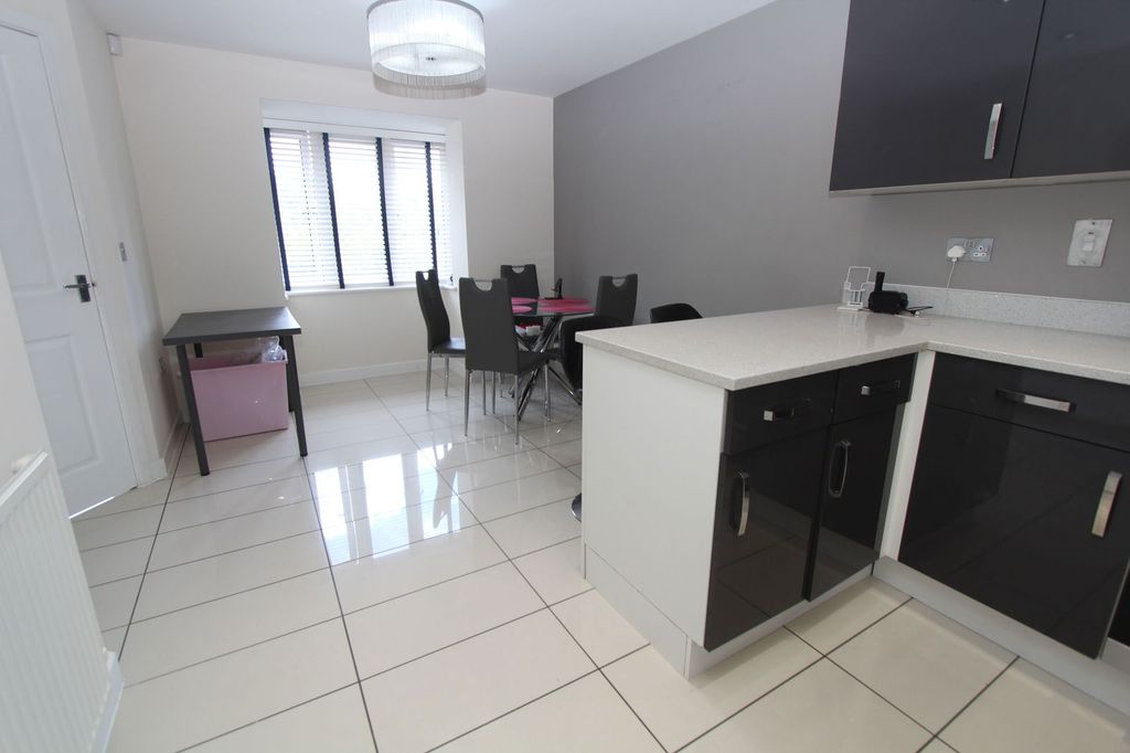 Property photo 3 of 24