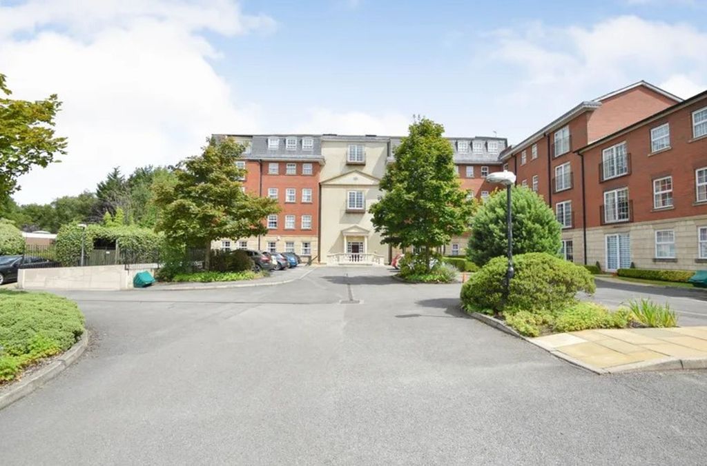 Property photo 1 of 27