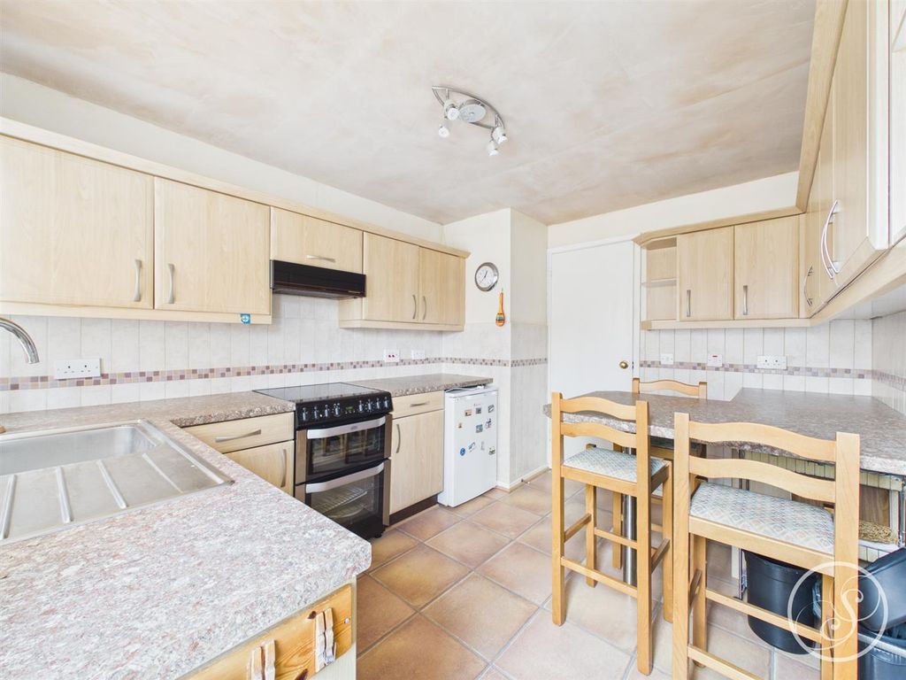 Property photo 2 of 15 Kitchen