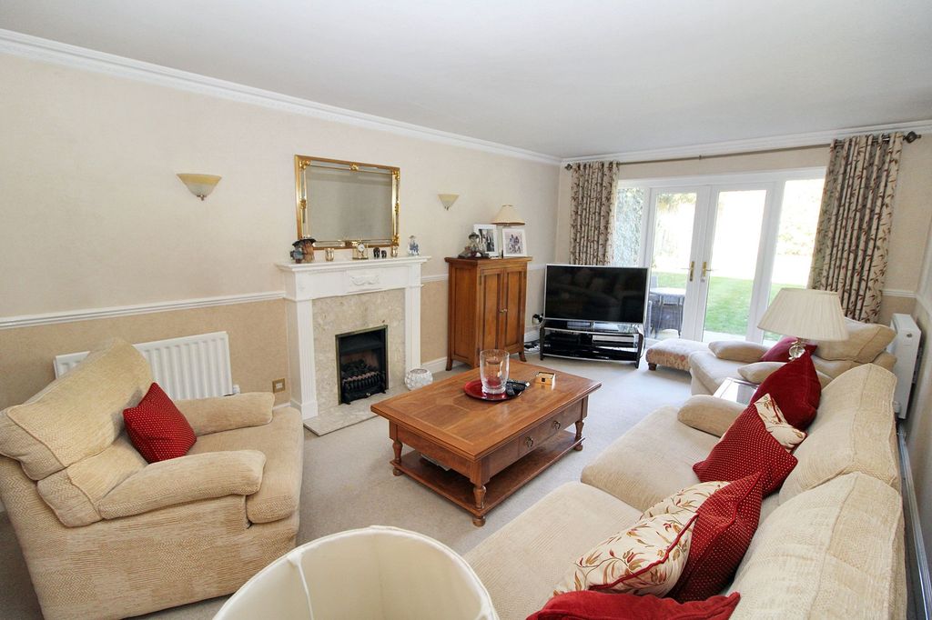 Property photo 2 of 19 Photo 9