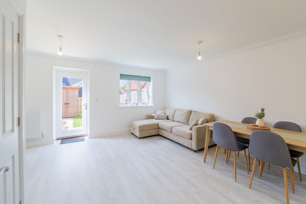 Property photo 3 of 16 51018311