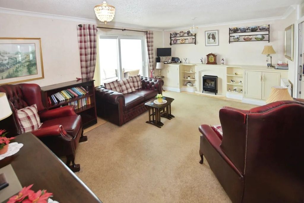 Property photo 2 of 16 Picture 2