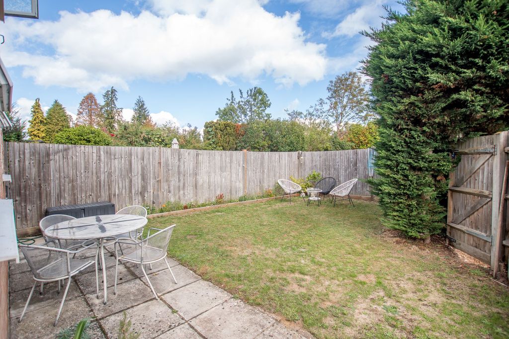 Property photo 1 of 9 Garden