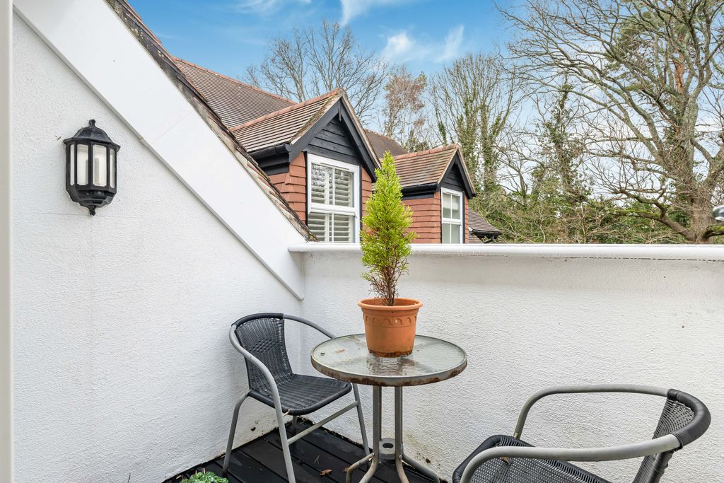Additional image 12 of 2 bed flat for saleMerritts Meadow, Petersfield, Hampshire GU31