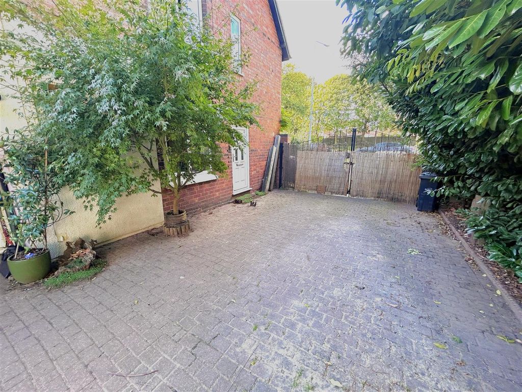 Property photo 2 of 23