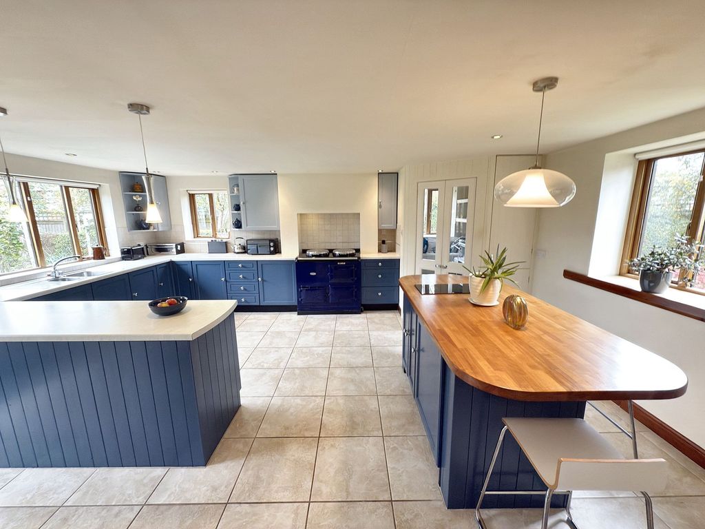 Property photo 2 of 50