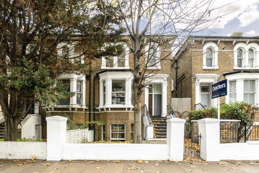 Property photo 2 of 8